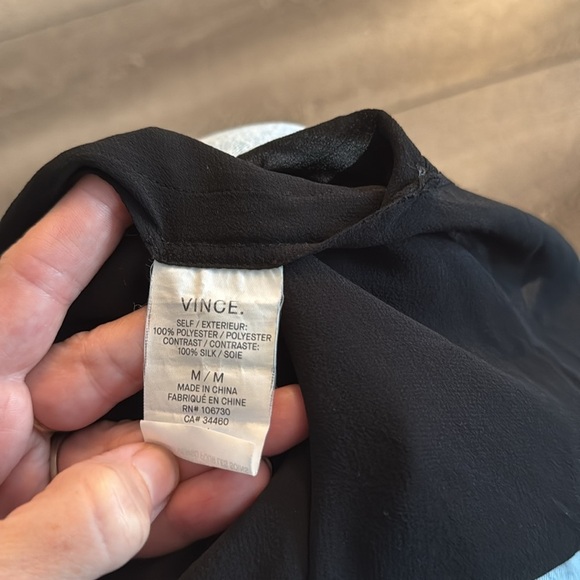 Vince silk blend exposed seam tank top size M - Picture 4 of 4